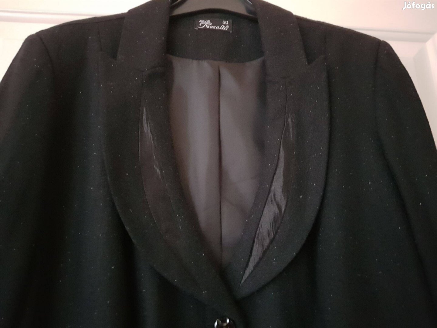 Fekete elegáns női szövet kosztüm 50-es méretben eladó