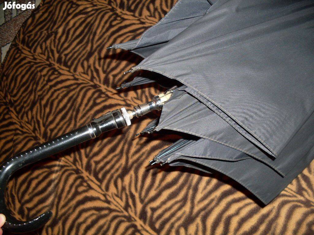 Fekete ernyő esernyő