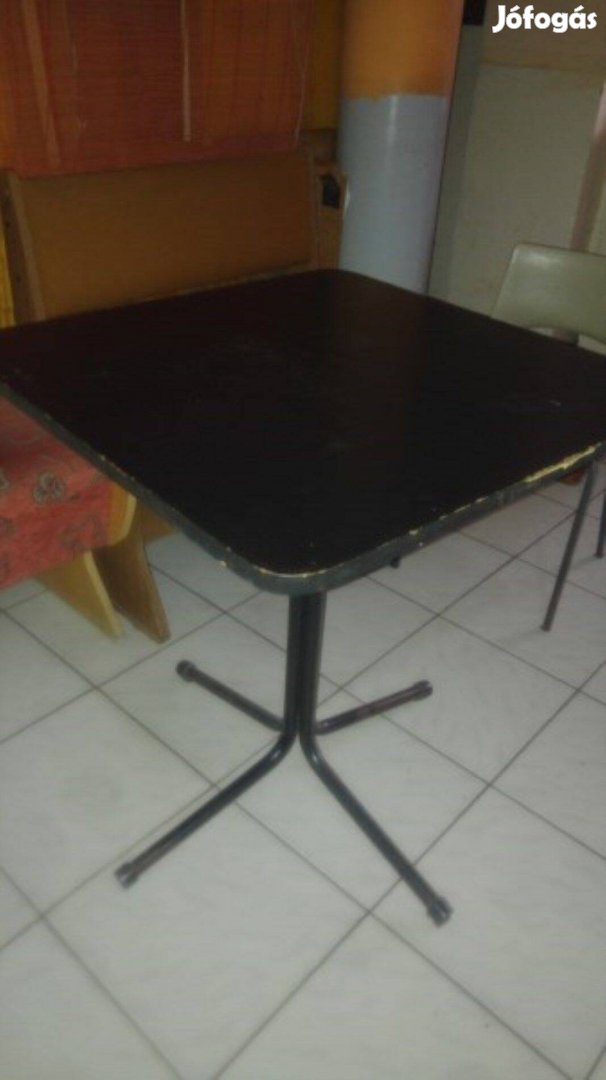 Fekete étkezőasztal 68x68cm
