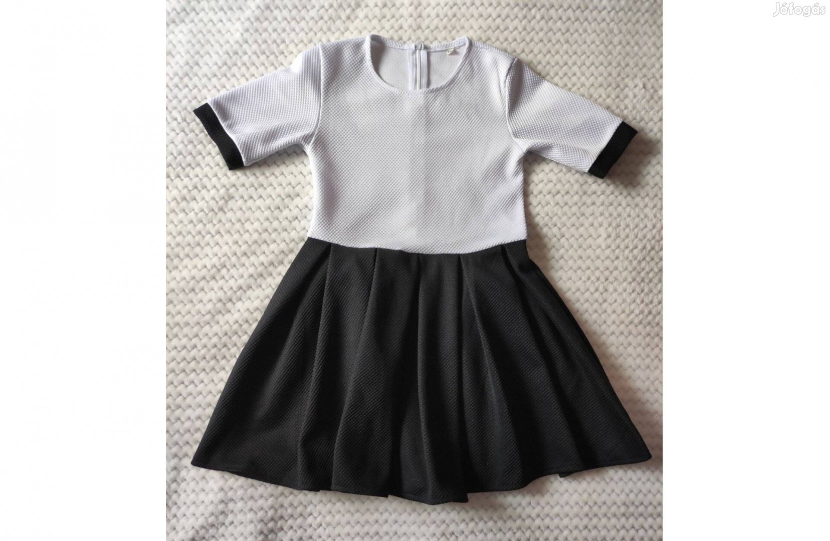 Fekete-fehér ünneplő kislány ruha
