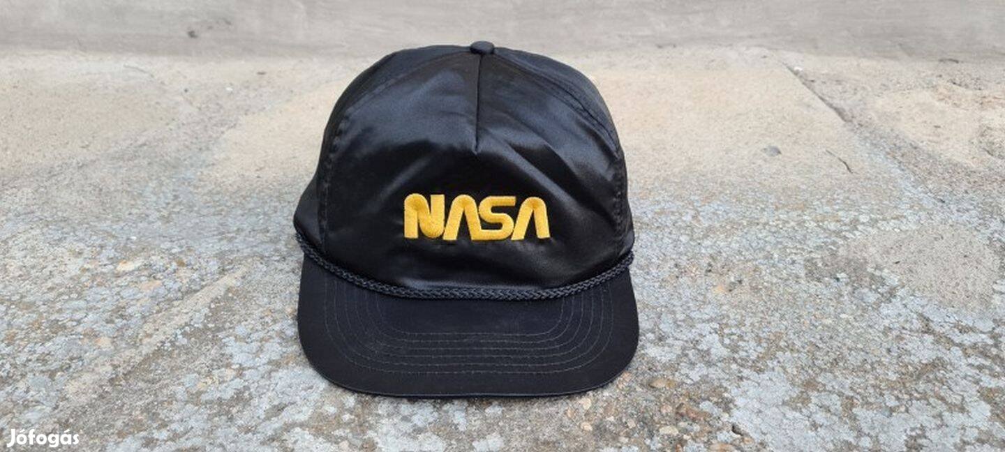 Fekete fényes NASA unisex baseball sapka