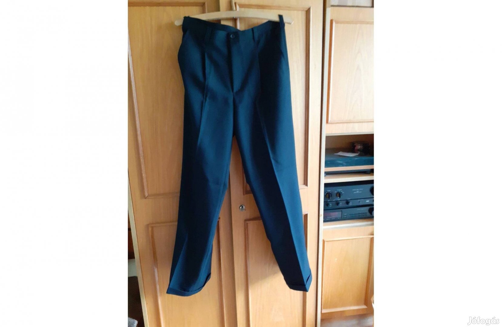 Fekete férfi szövetnadrág