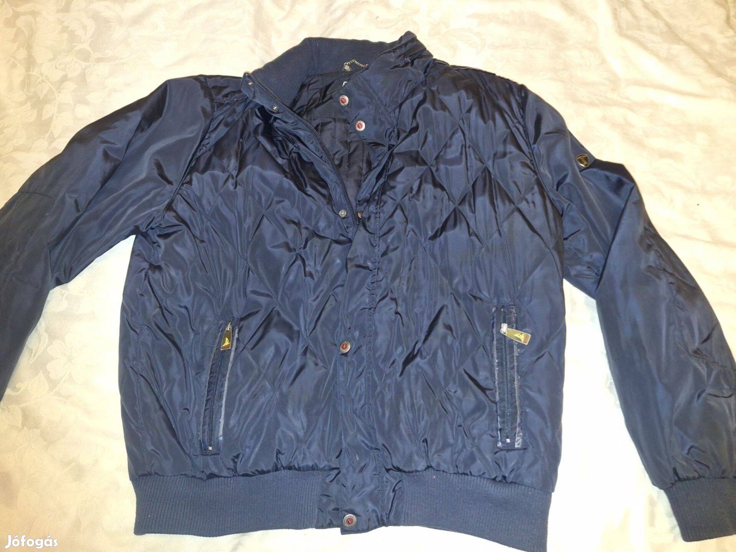 Fekete kapucnis steppelt férfi kabát XXL