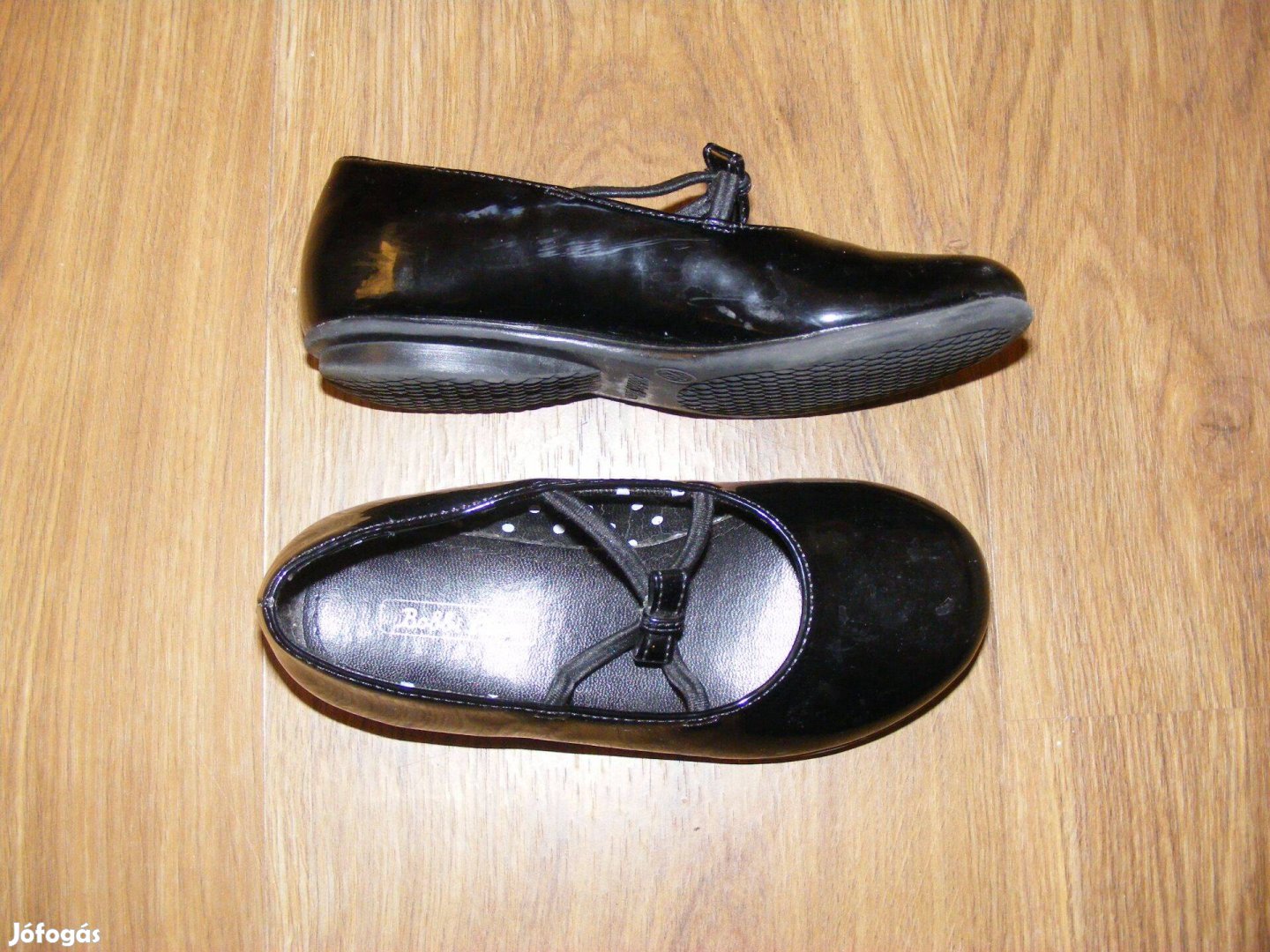 Fekete lány lakkcipő 26-os bth 16,0 cm