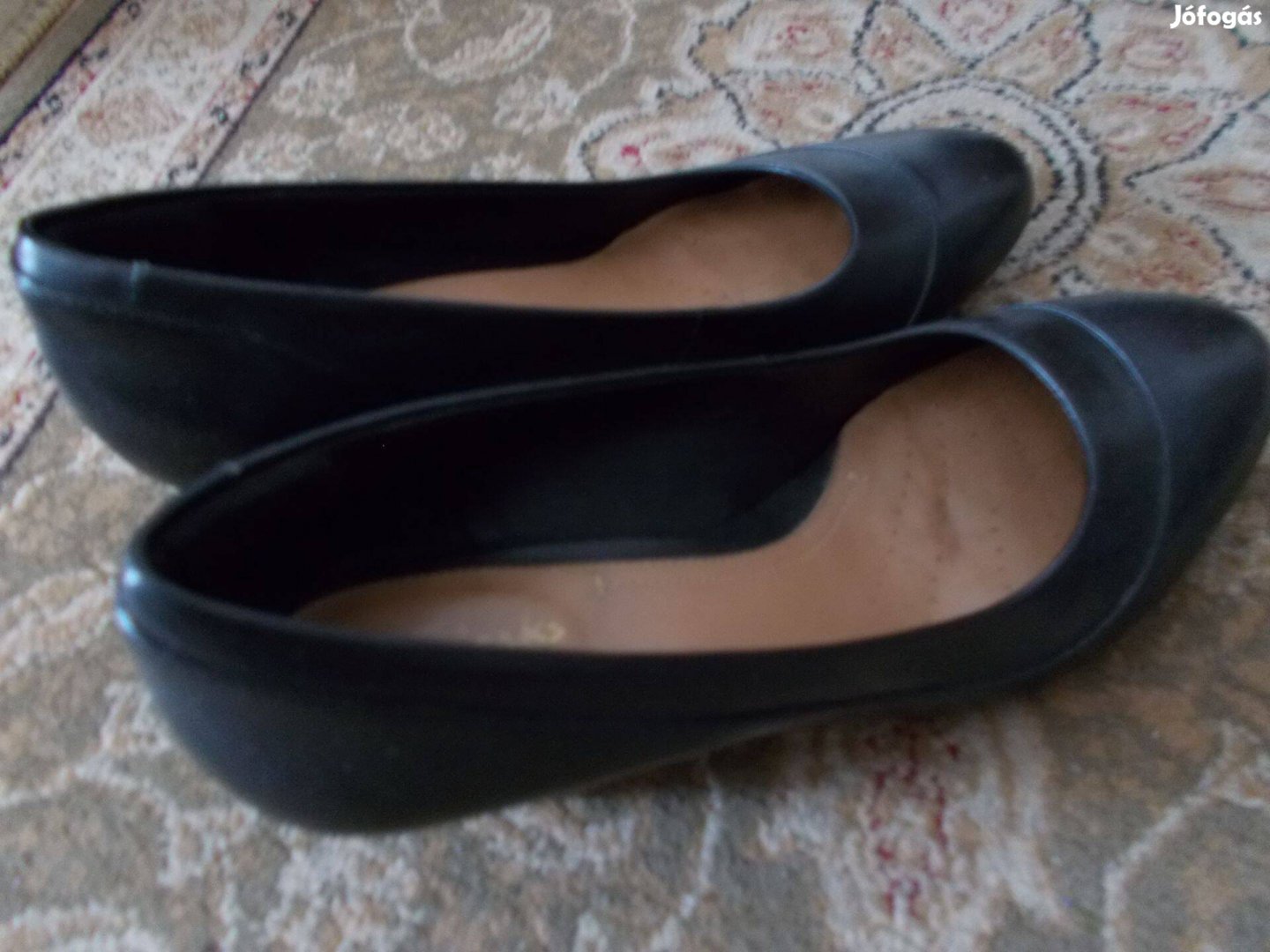 Fekete női cipő