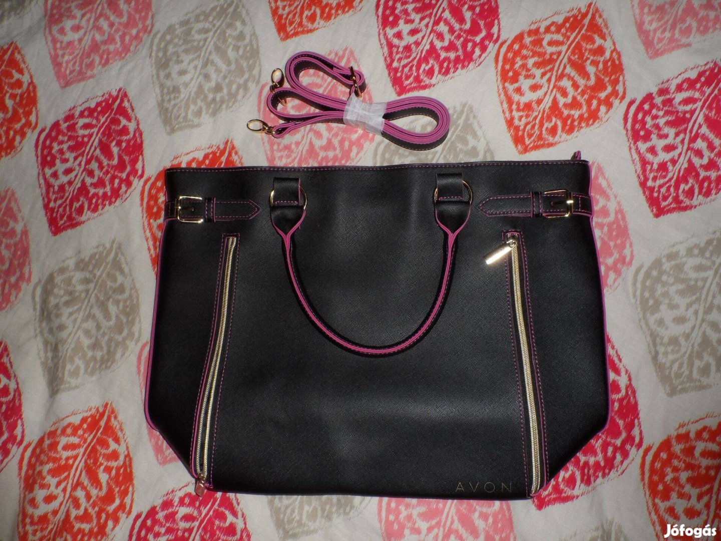 Fekete-pink pakolós táska