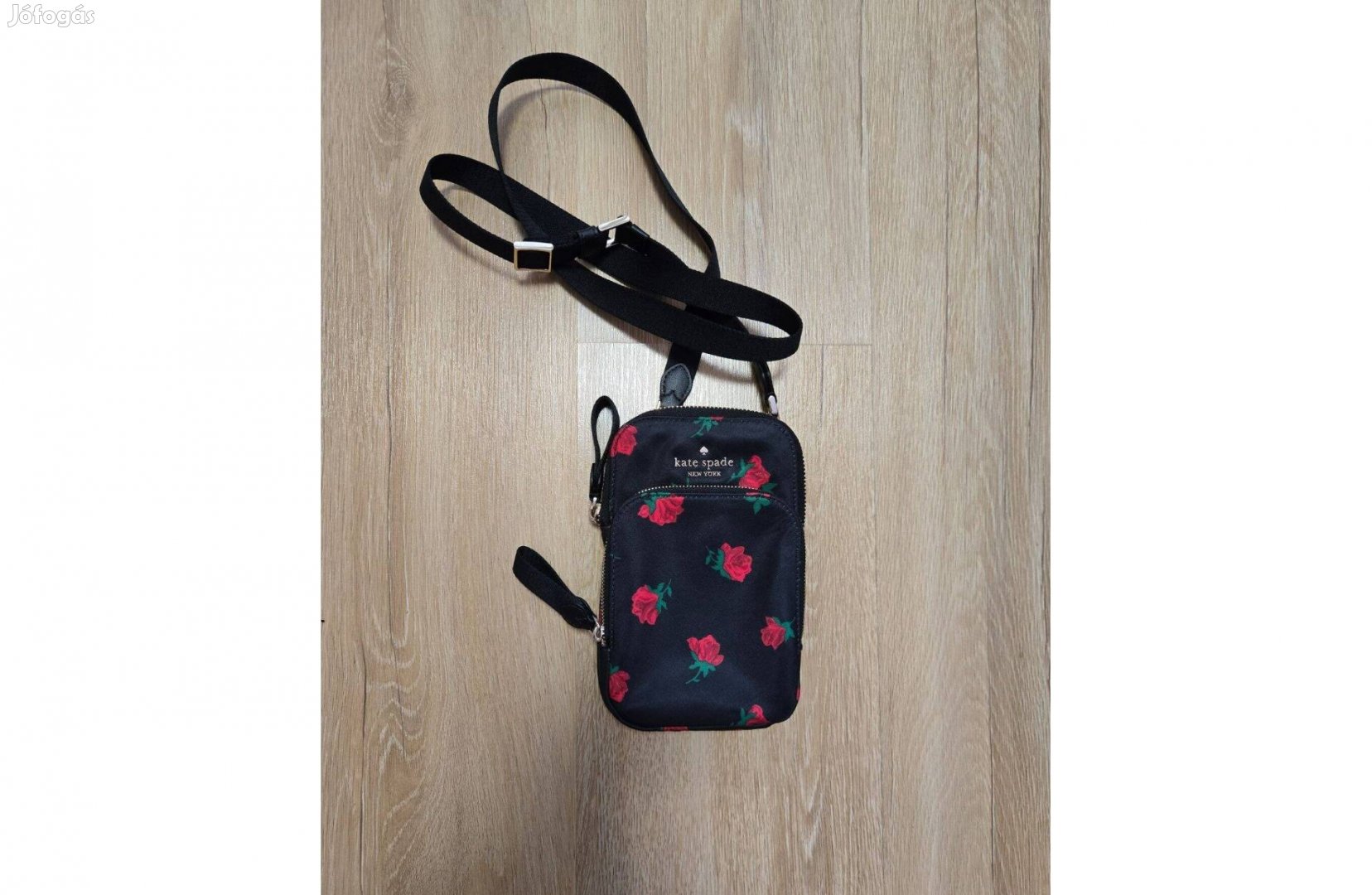 Fekete piros rózsa mintás kis női táska - Kate Spade