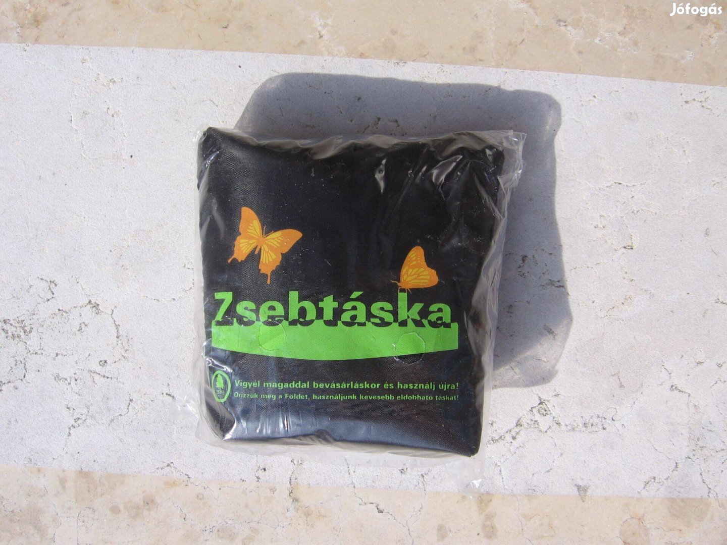 Fekete polyester zsebtáska