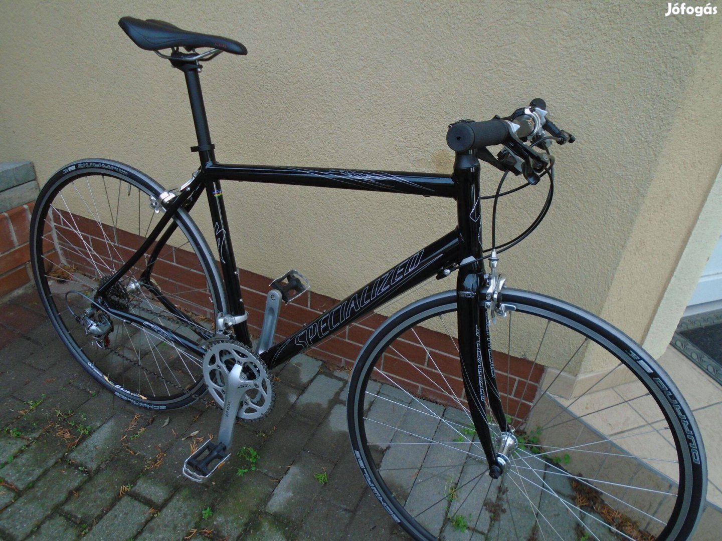 Fekete specialized kerékpár kifogástalan állapotban