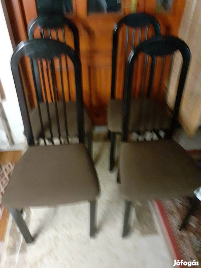 Fekete székek 4 db