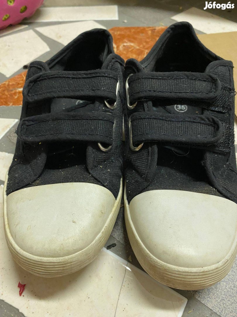 Fekete tépőzáras tornacipő 35-ös