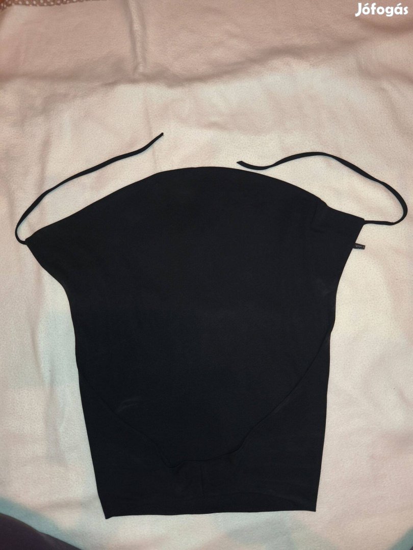 Fekete ujjatlan felső