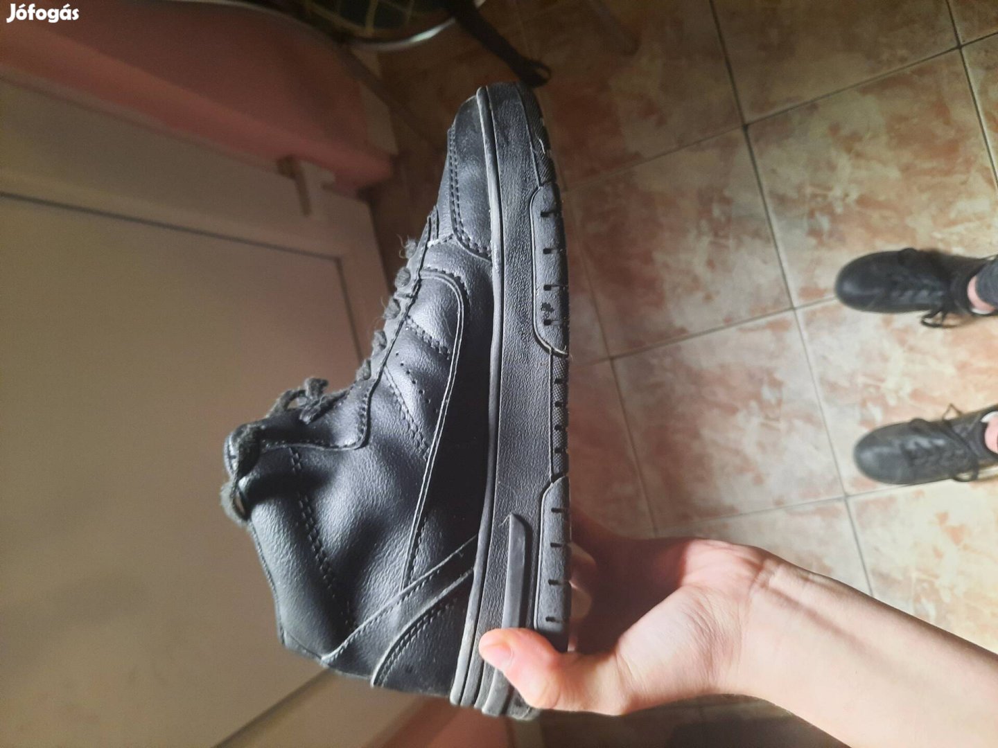 Fekete utcai cipő 