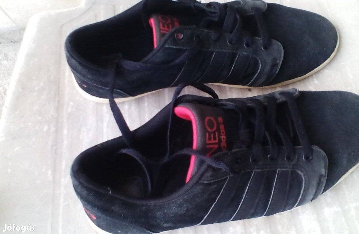 Fekete velúr férfi fiú utcai cipő Adidas 42,5