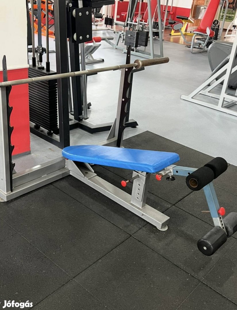 Fekvenyomó Negatív pad Atlas Technogym Konditermi
