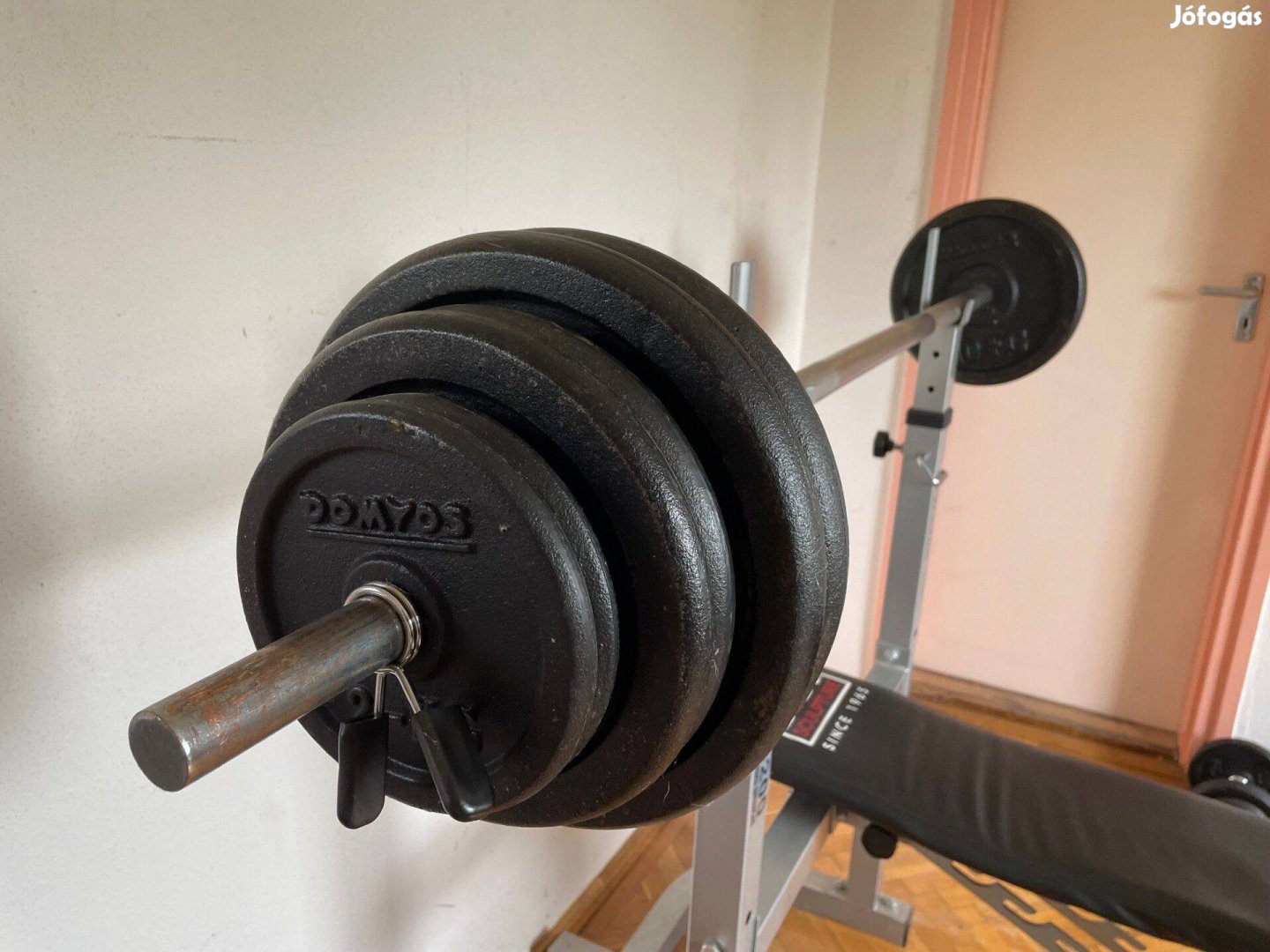 Fekvenyomó rúd súlyokkal 78kg, Domyos