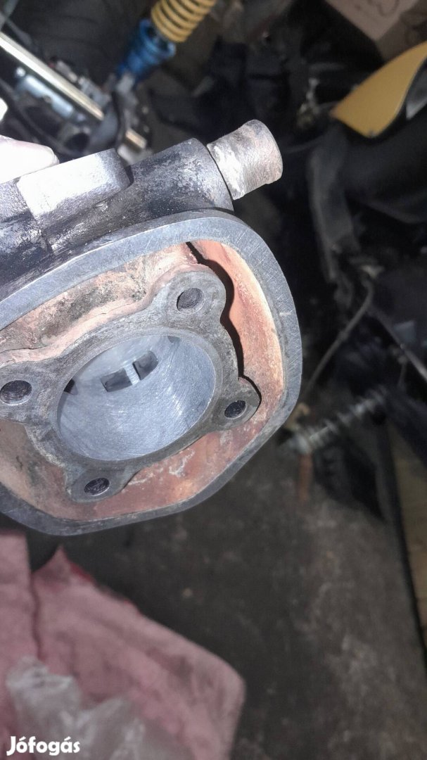 Fekvő Minarelli vizes 70 henger