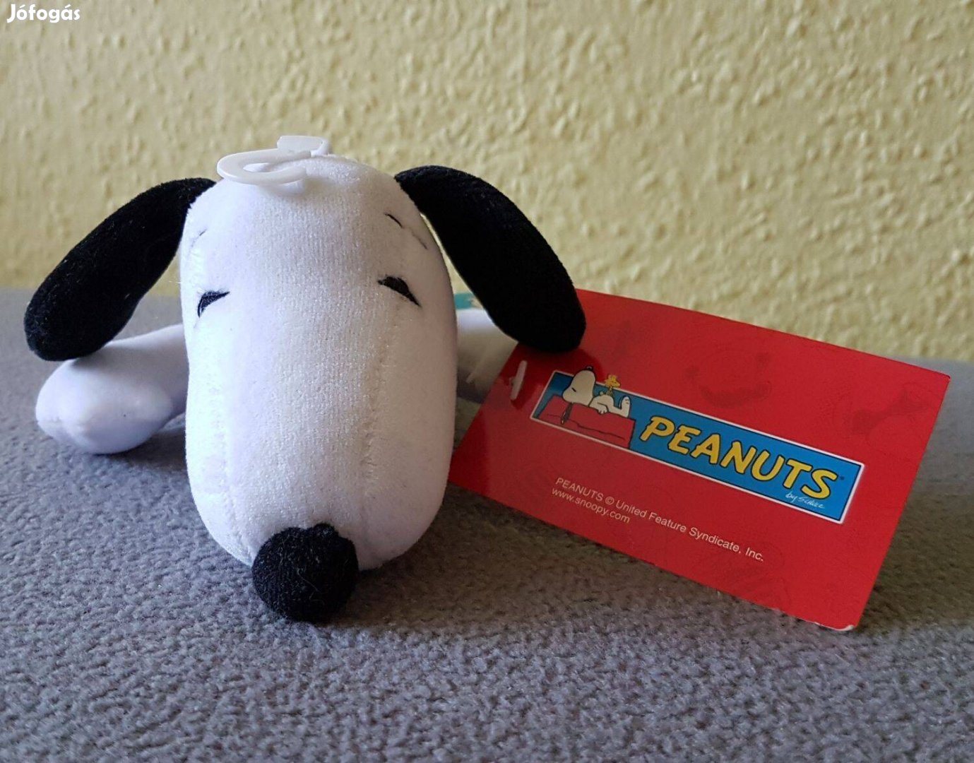 Fekvő Snoopy (Peanuts) plüss (eredeti címkével)