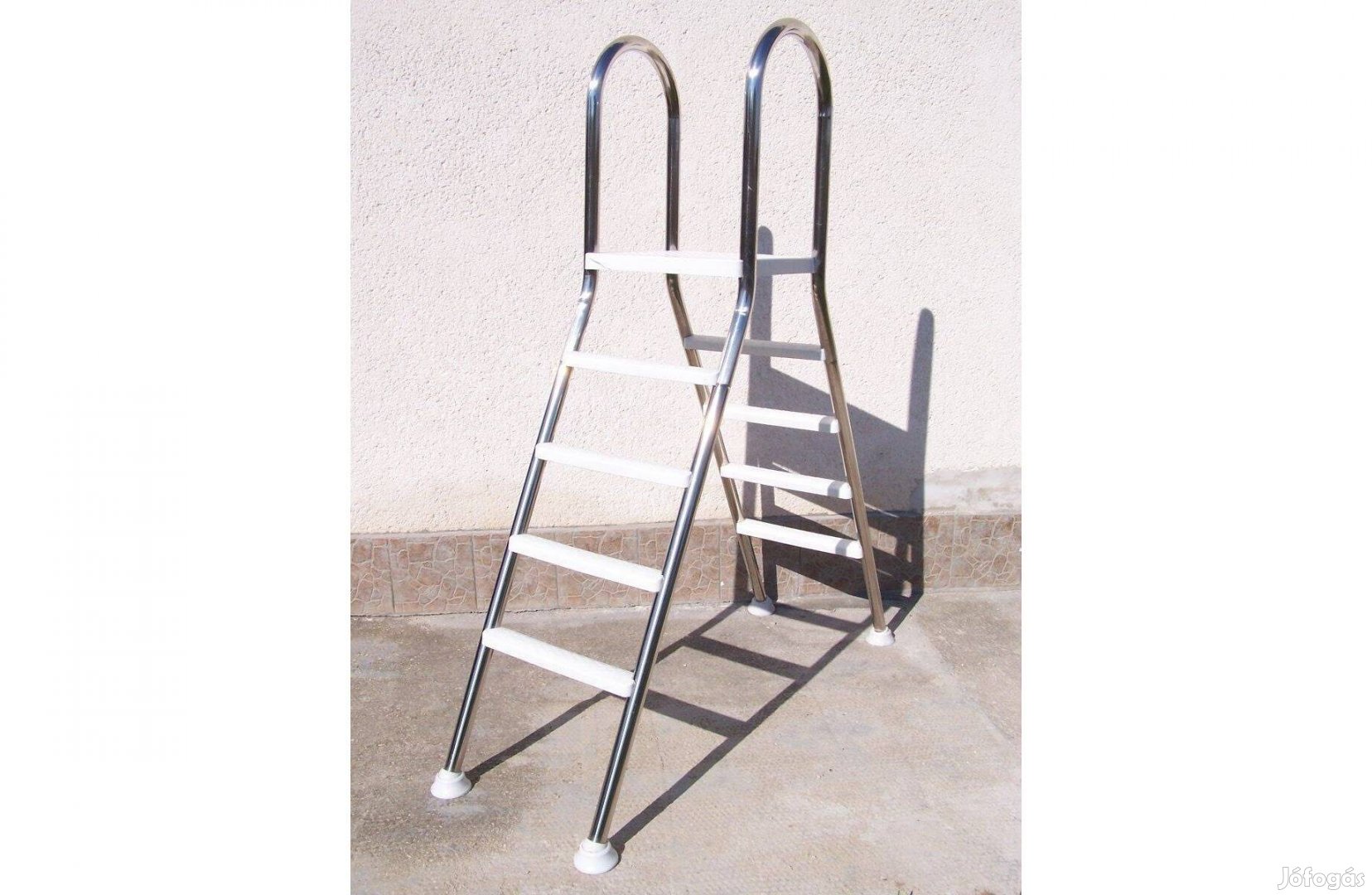 Félár! 122 cm saválló rozsdamentes 2x4 fok medence létra