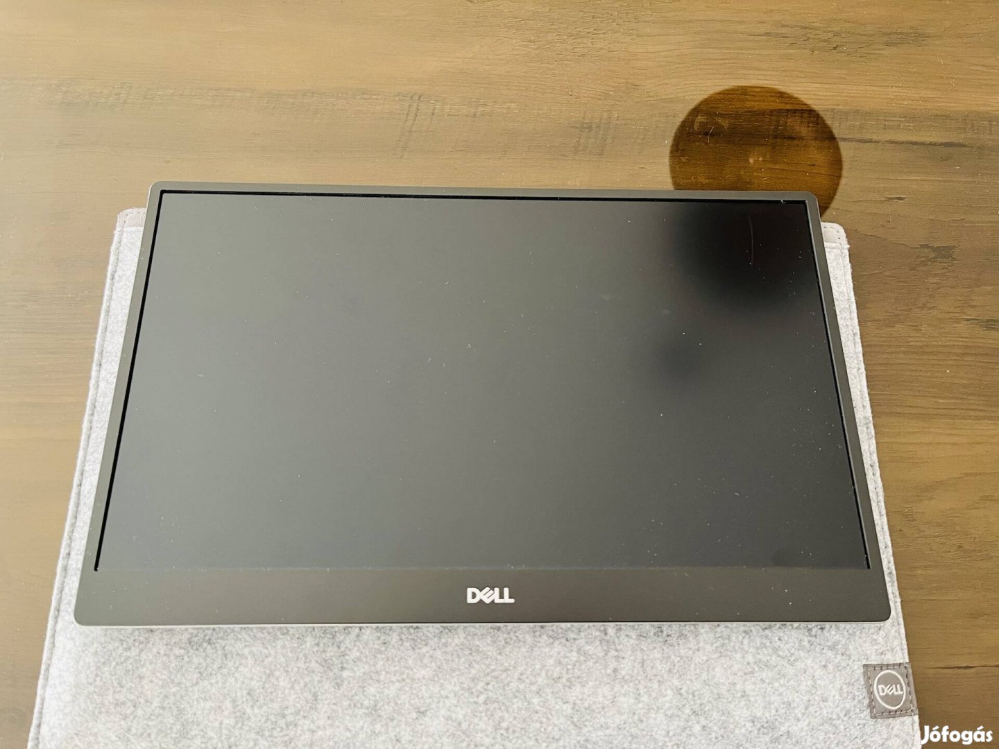 Féláron eladó egy full LED 14" Dell laptop monitor