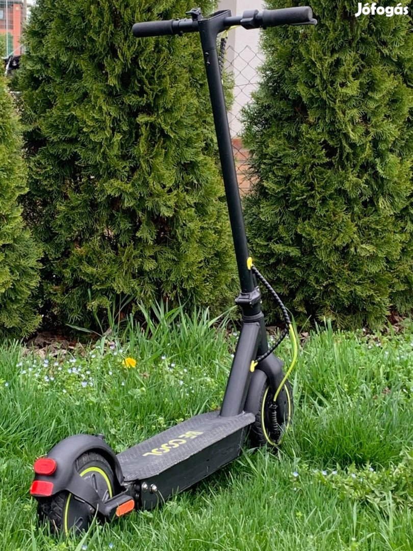 Féláron újszerű állapotban e-roller (e-scooter) eladó!