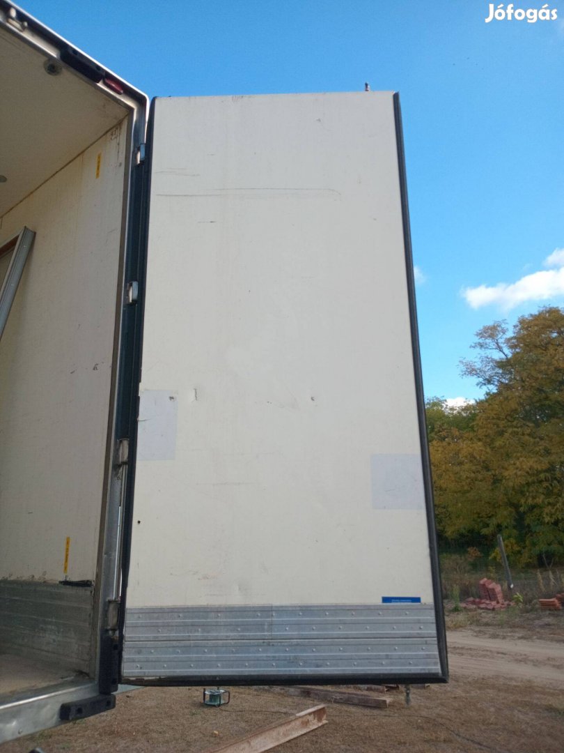 Felépitmény ajtó. Szigetelt félpótkocsi hátsó ajtók