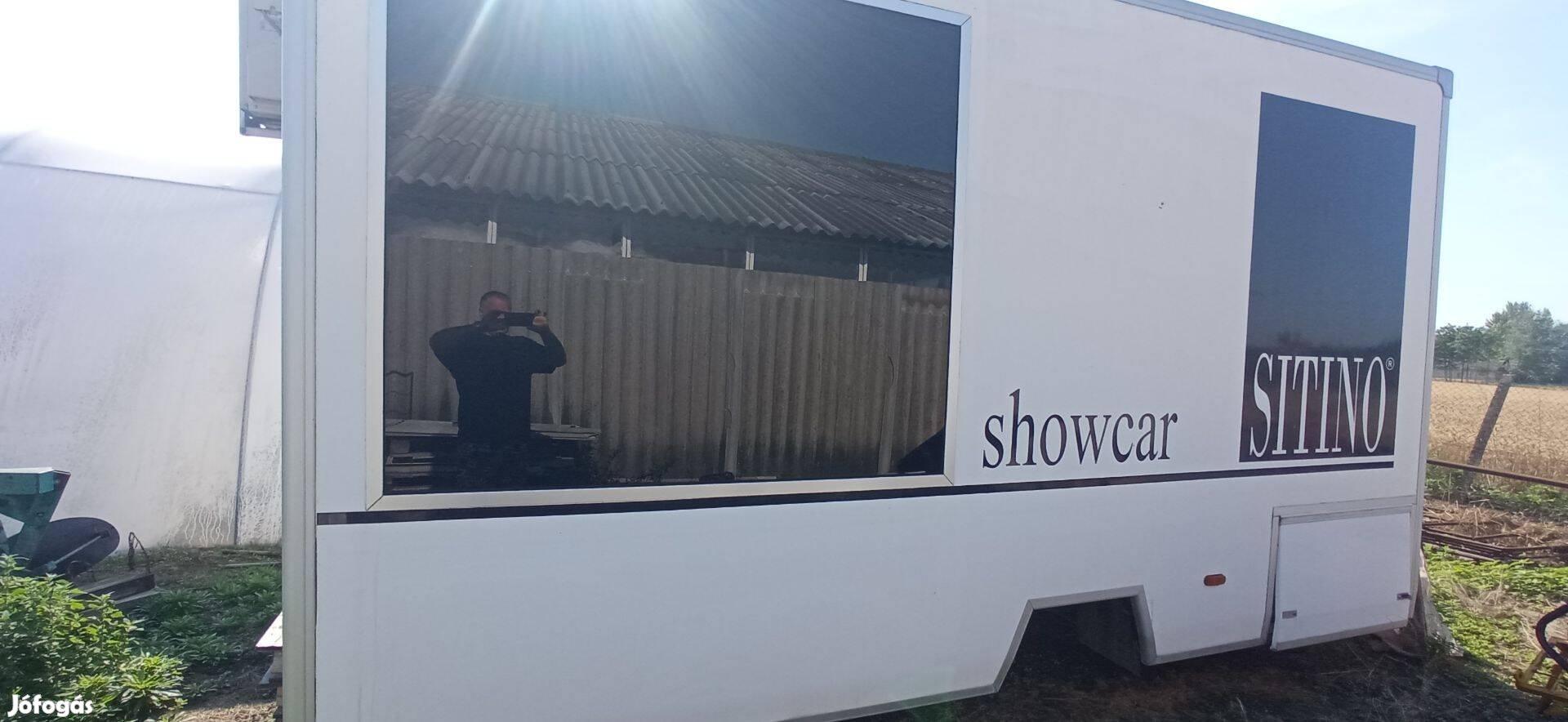 Felépítmény eladó ,bemutató autón volt