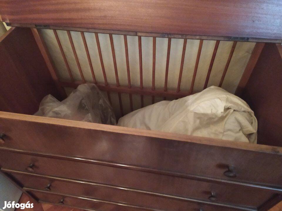 Felhajtható "fiók dekorációs" régi ágyneműtartó baba járóka játszóka