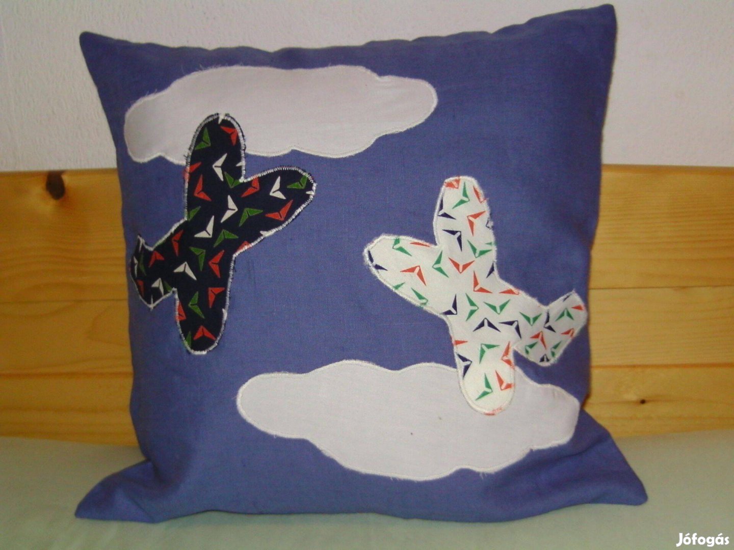 Felhős repülős patchwork párna