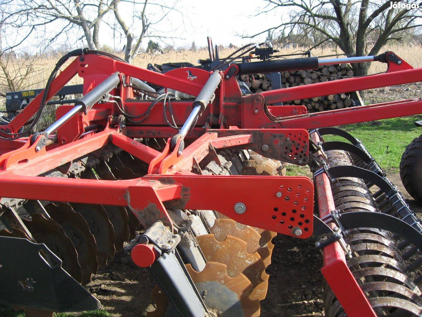 Félig függesztett rövidtárcsa