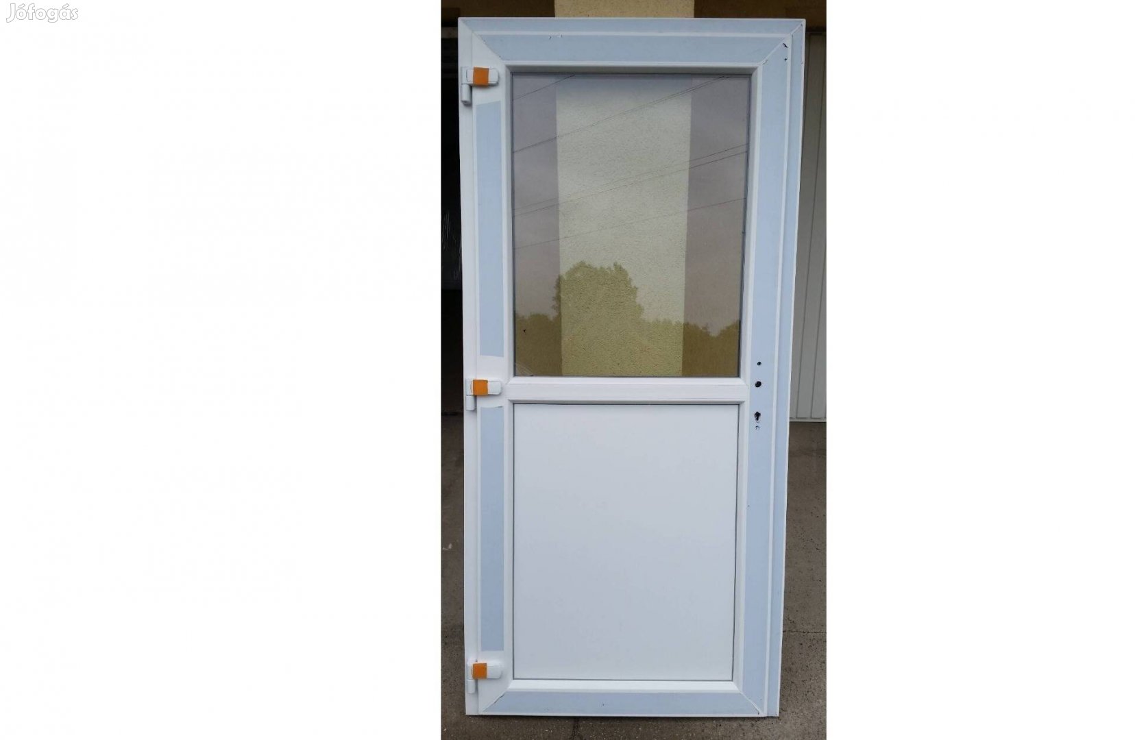 Félig üveges bejárati ajtó ingyen szállítással 98x208 cm