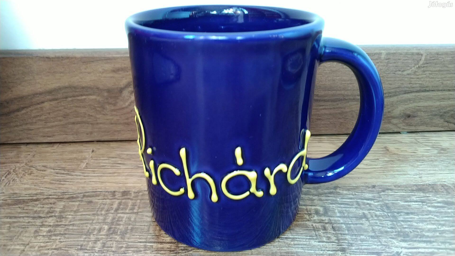 Feliratos és mintás bögrék