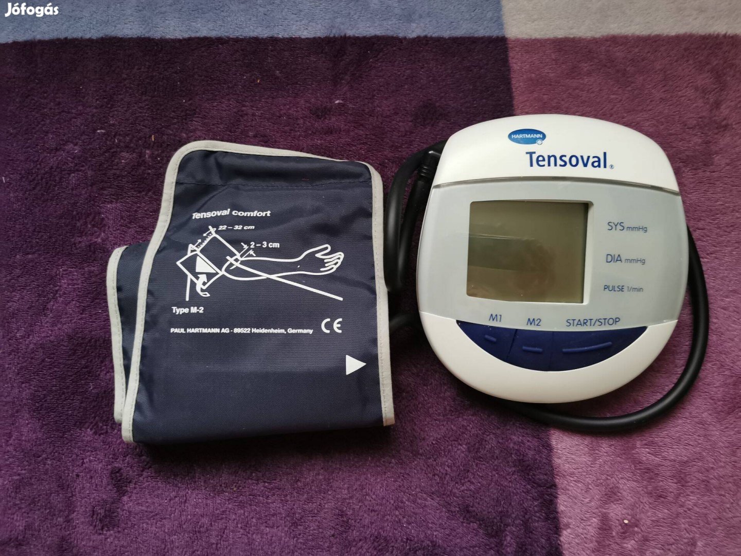 Felkaros digitális vérnyomásmérő