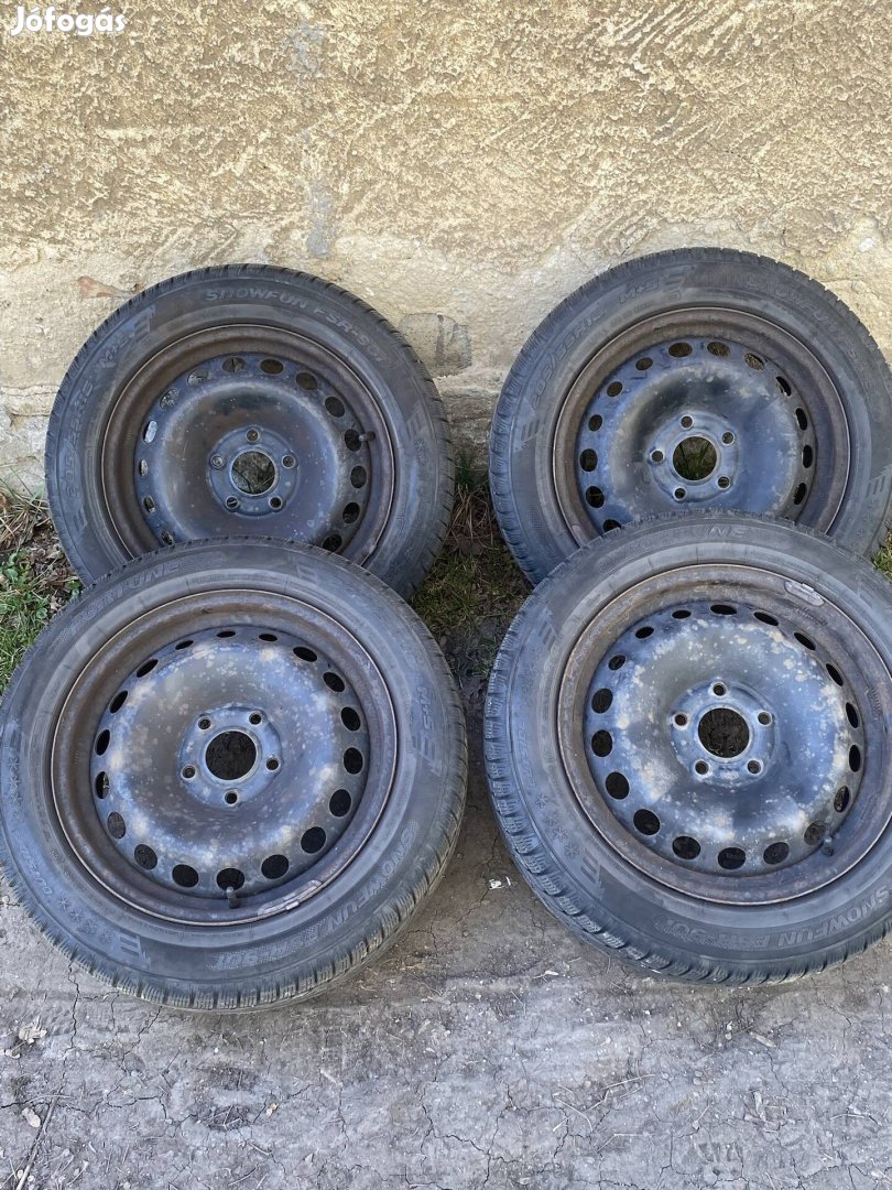 Felni eladó téli gumival
