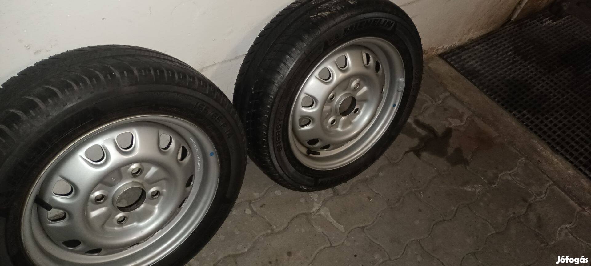 Felni gumival új állapotú