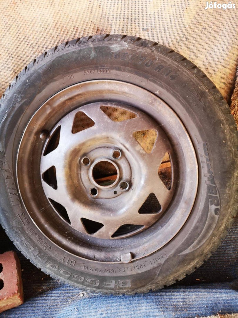 Felni téli gumival 4db