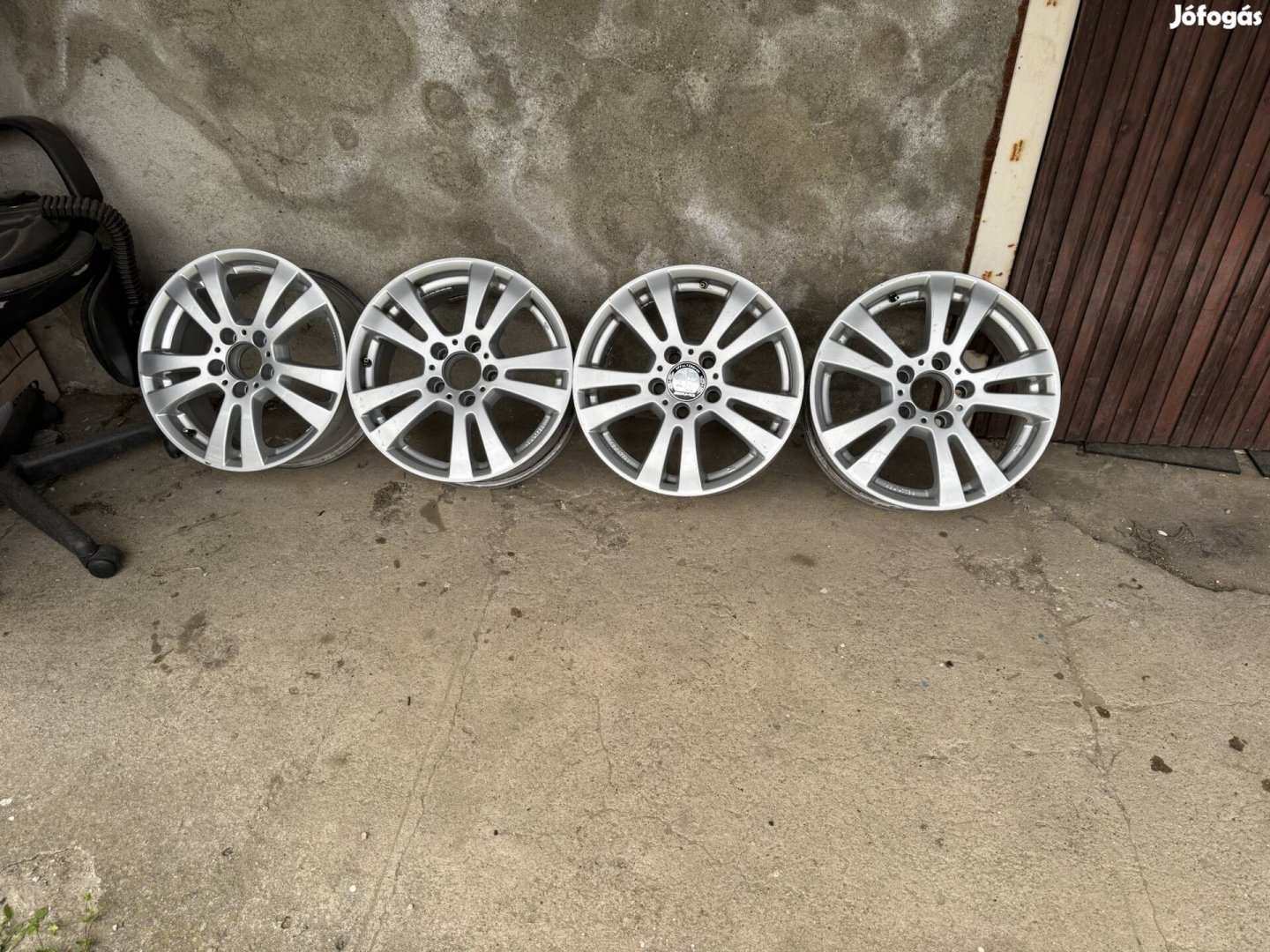 Felnik egyben eladó