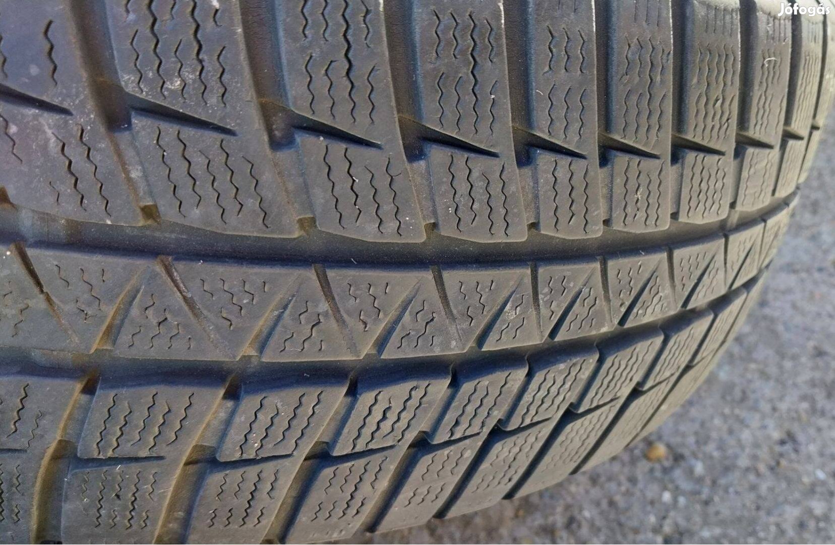 Felnire szerelt téligumi 205/55 R16 eladó / Opel J Astrán voltak