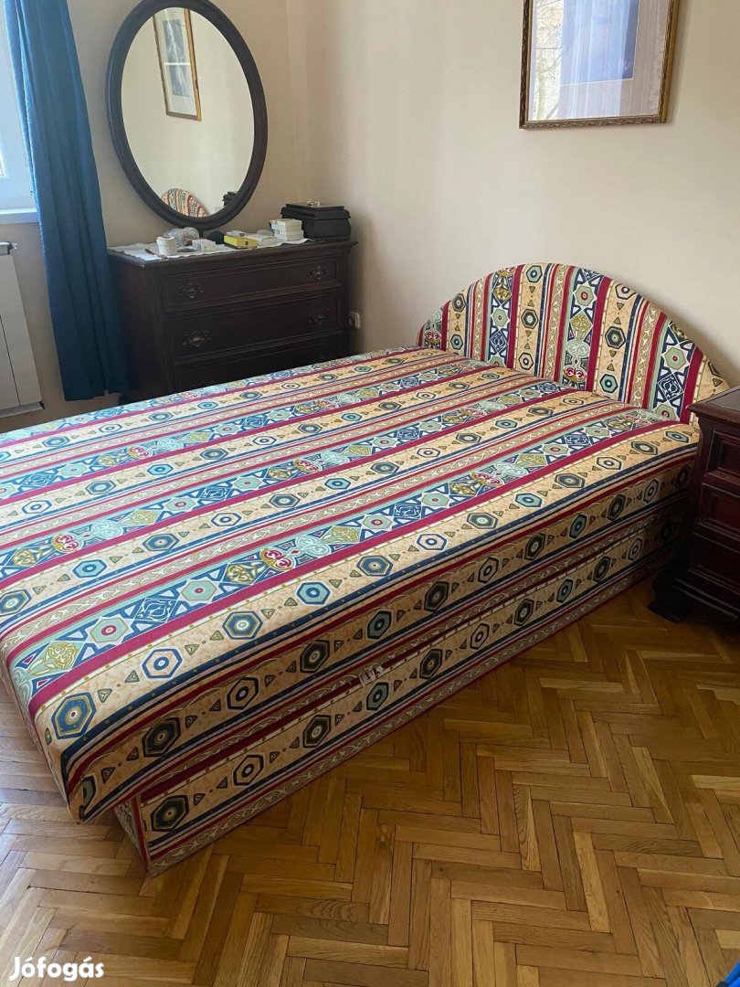 Felnyitható ágyneműtartós ágy