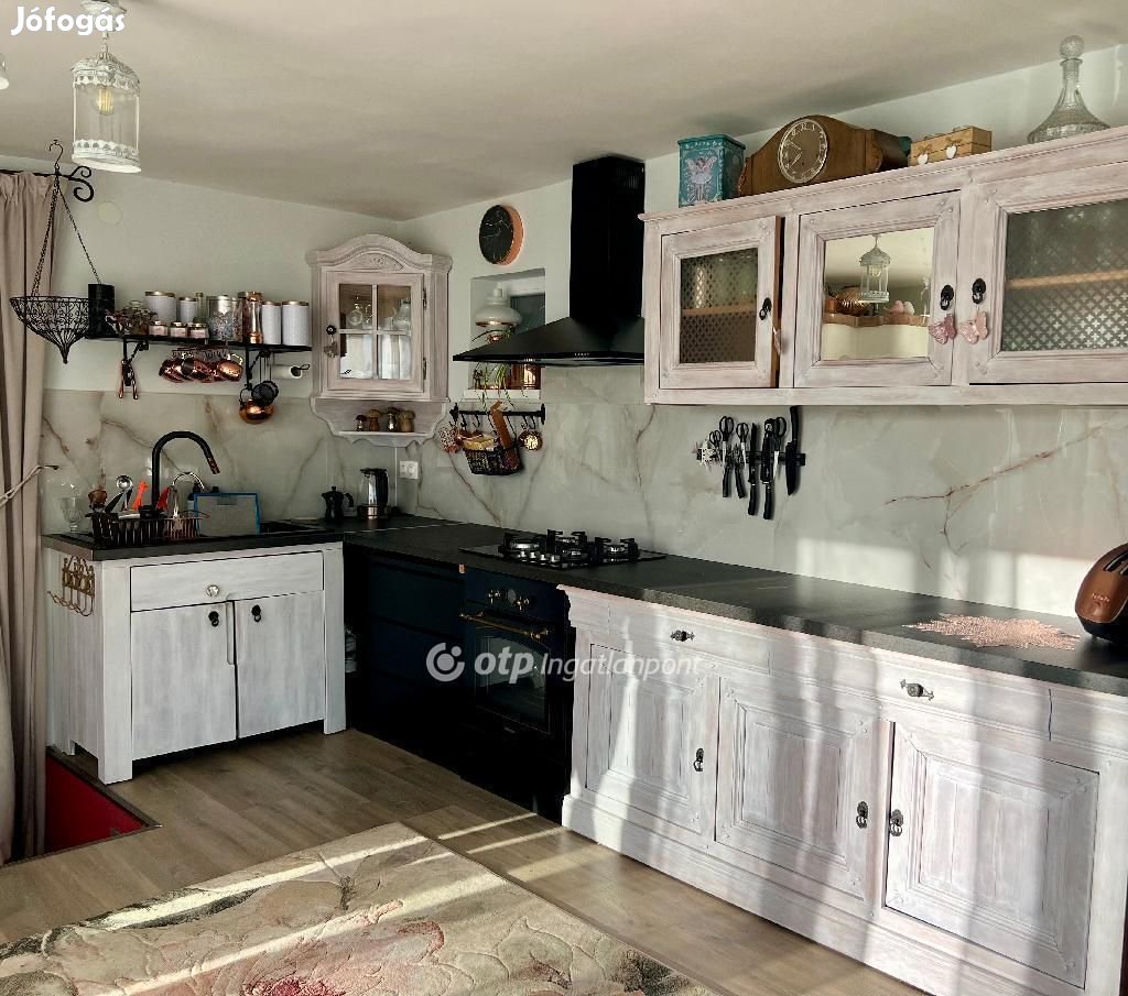 Felsőörsi 80 nm-es ház eladó