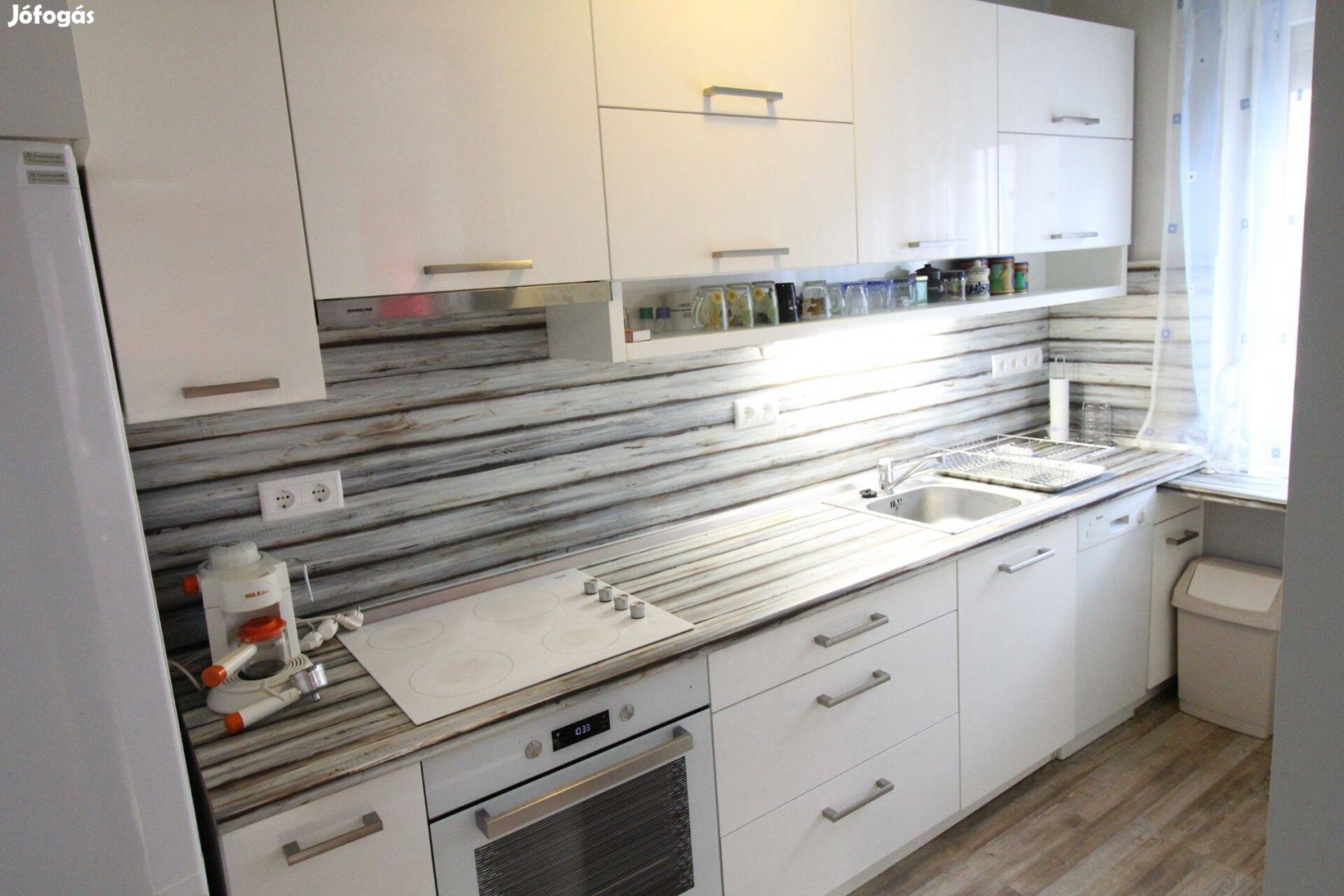 Felsővárosban 1. emeleti am. nappali 3 szobás lakás dupla