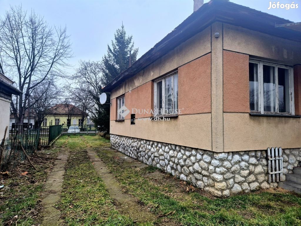 Felújítandó családi ház eladó