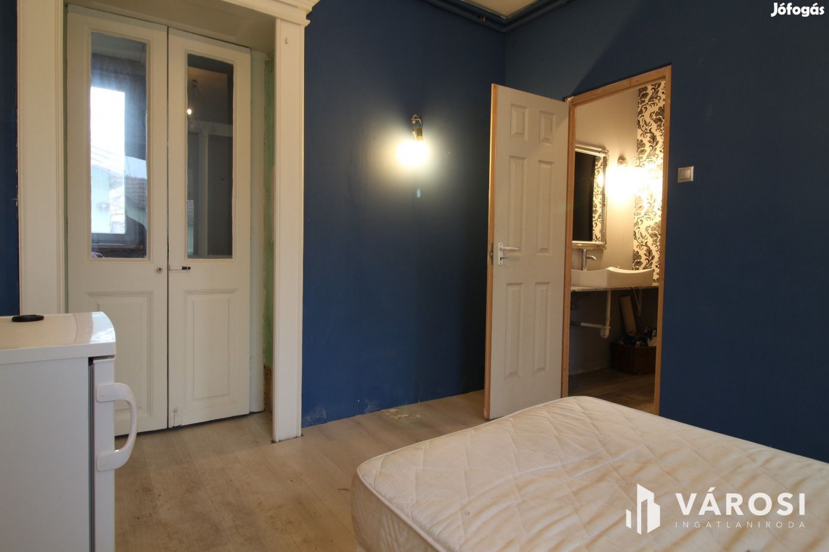 Felújítandó családiház - egy telek áráért Pomázon