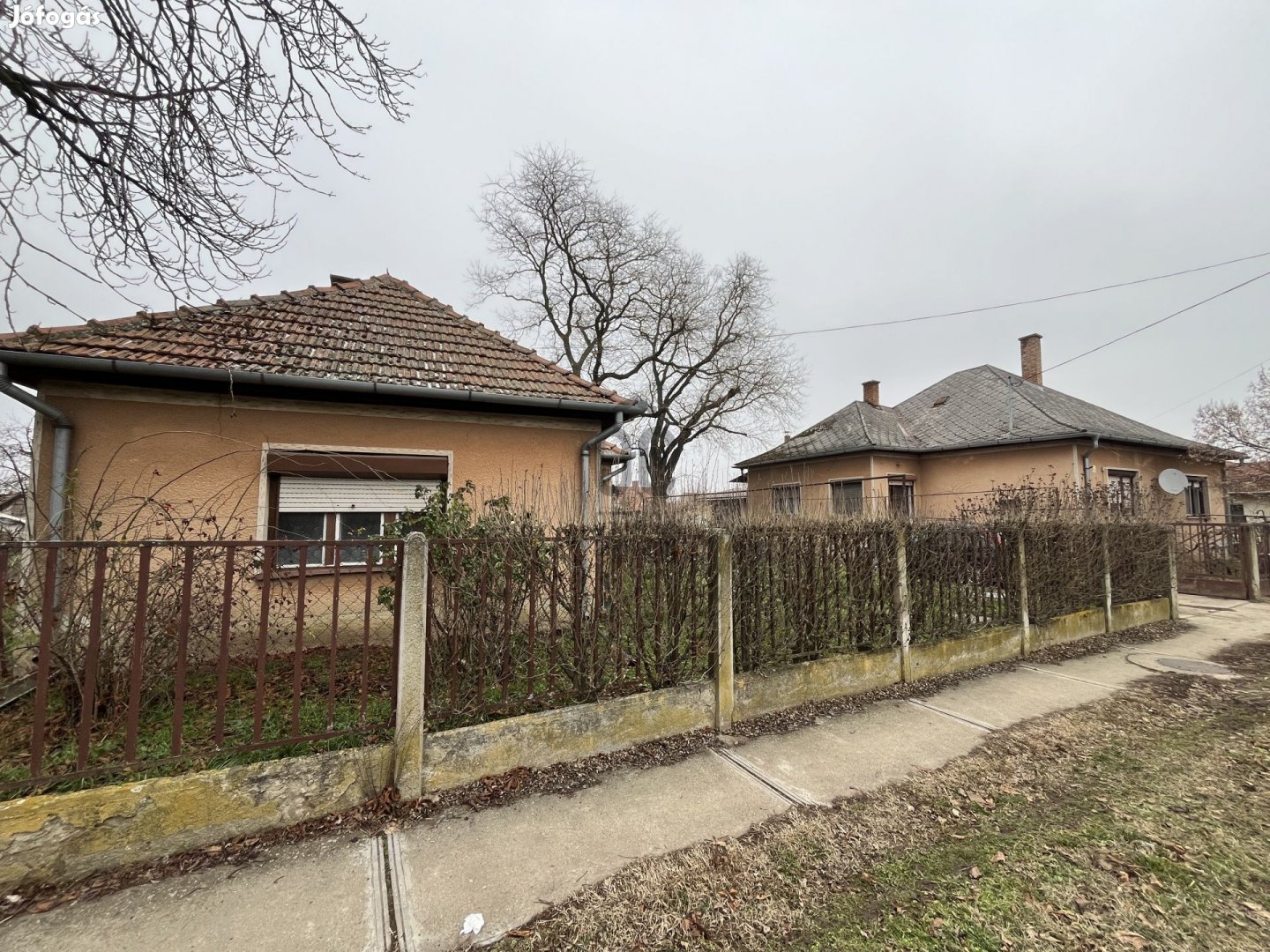 Felújítandó vagy bontandó családi ház kiváló telekkel