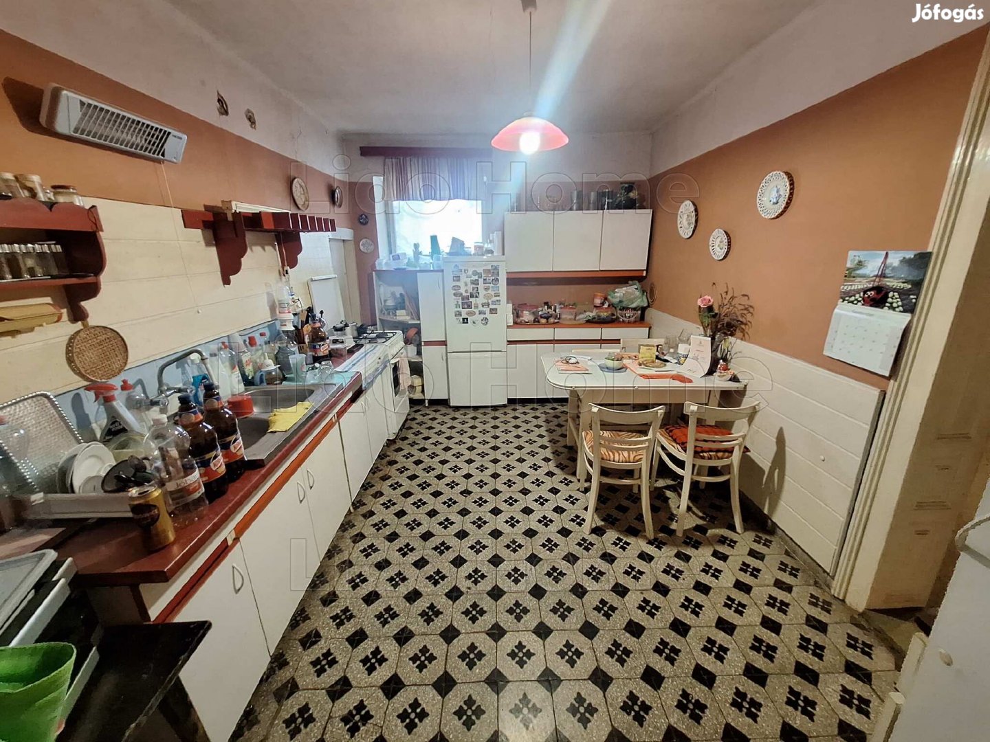 Felújításra váró családi ház eladó Igalban, a gyógyfürdő