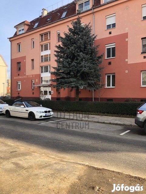 Felújított 1. emeleti lakás Zalaegerszeg belvárosában