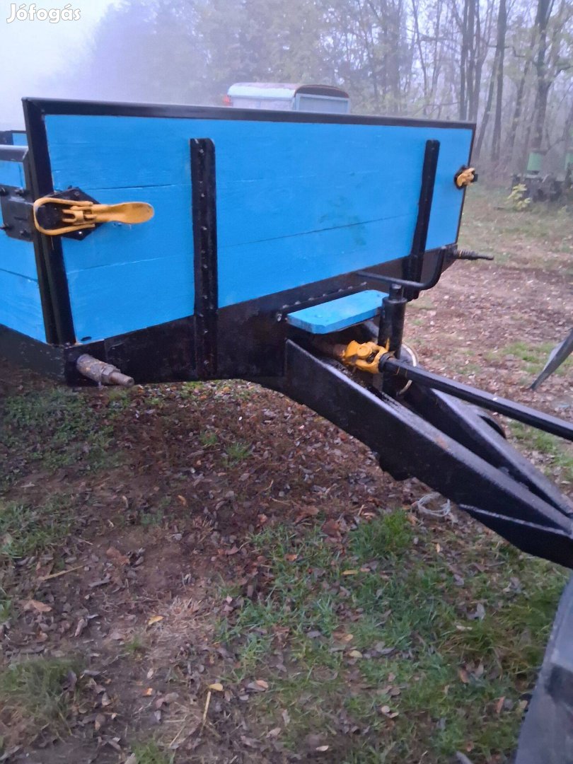Felújított 3,5 T trágya szóró eladó