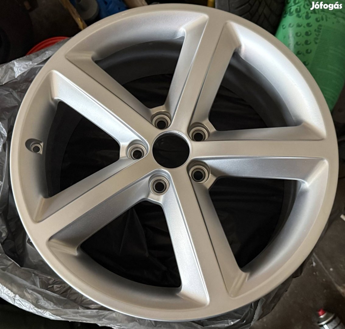 Felújított Audi A5  Felni R18
