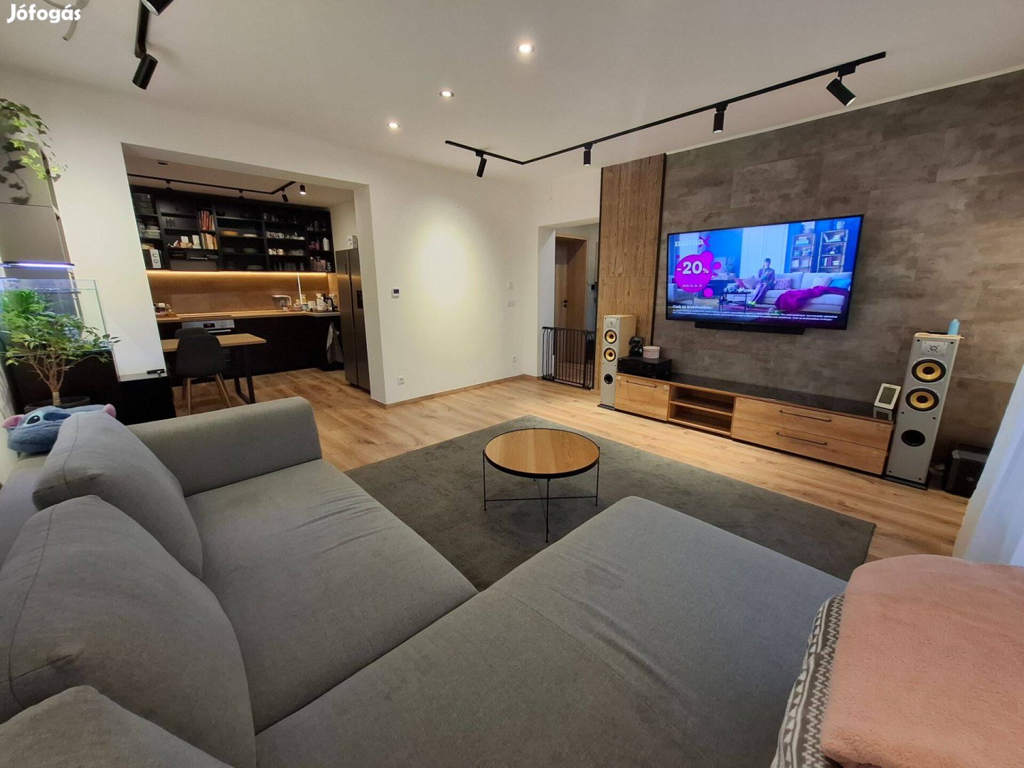 Felújított, 4 szobás, két szintes, családi ház, 17.