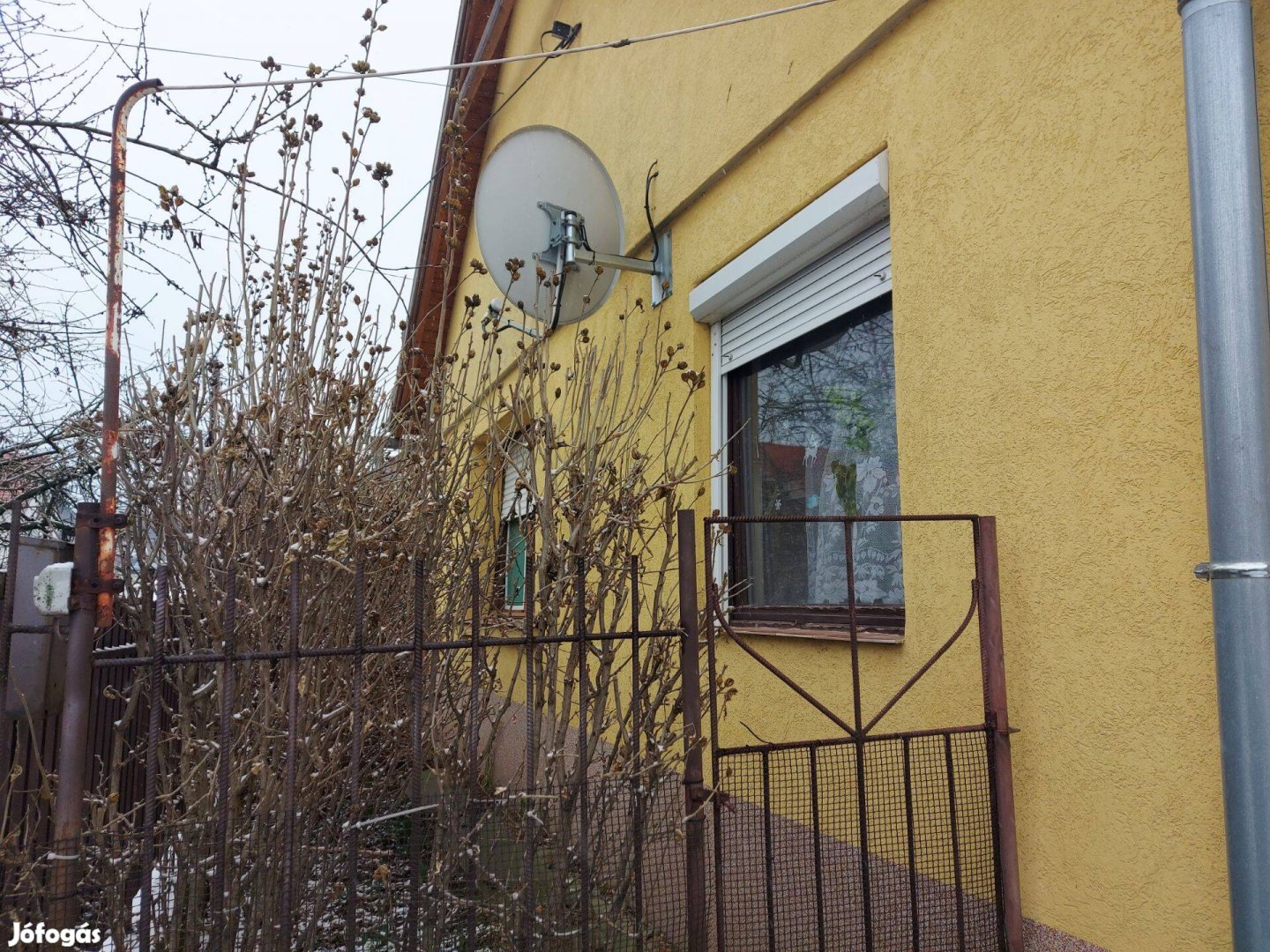 Felújított, kényelmes családi ház eladó Dunaföldváron!